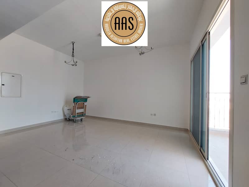 International City，International City Phase 2 (Warsan 4) 29998 AED