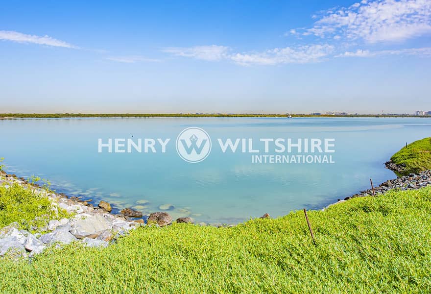 Exceptionally large - 1321 sq ft! Residents Beach Exceptionally large - 1321 sq ft! Residents Beach