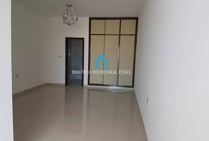 IN INCREDIBLE PRICE HUGE 3 BEDROOM APARTMENT ON MAIN SHEIKH ZAYED ROAD