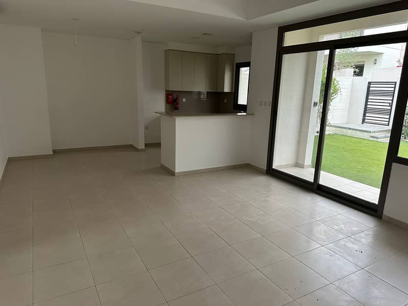 Lovely 3 Bedroom Villa in Zahra / Vacant Lovely 3 Bedroom Villa in Zahra / Vacant