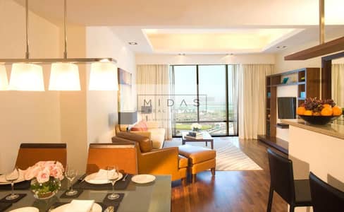 2 Bedroom Hotel Apartment for Rent in Dubai Internet City, Dubai - Premier I Sea View I Balcony I Free Shuttle Service I 6 Cheques