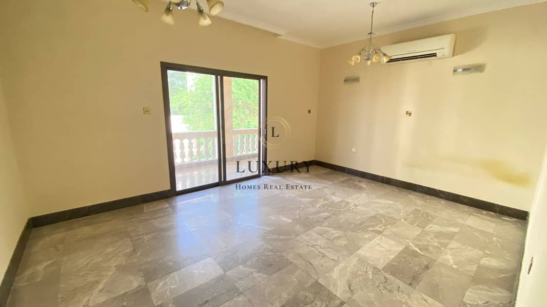 Ref 7289 Private Entrance with Majlis Maid Room and balcony