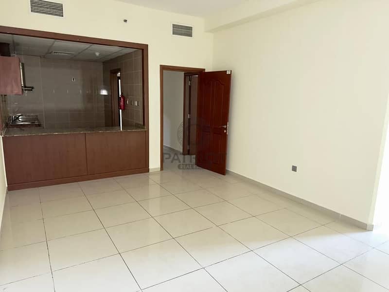 Amazing 1BHK  | Chiller Free | Close to Tram| Ready To Move
