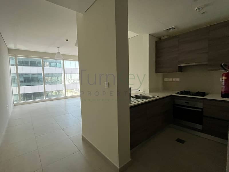 Spacious 2 BR Ensuite | Close to Metro |  in 12 cheques