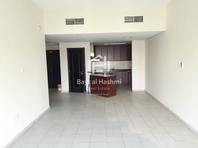 Vacant on transfer! 1BHK with balcony for Sale
