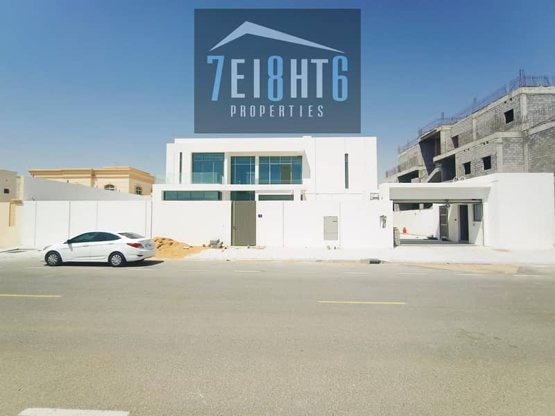 Exceptional Luxury BRAND NEW: 5 b/r indep villa + maid room + driver room + garden for rent in Nad Al Sheba 4