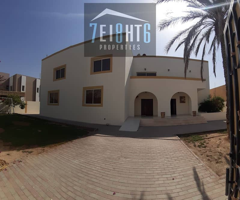 Beautifully presented: 5 b/r independent  villa + servant quarters + driver room + garden for rent in Al Qusais 3