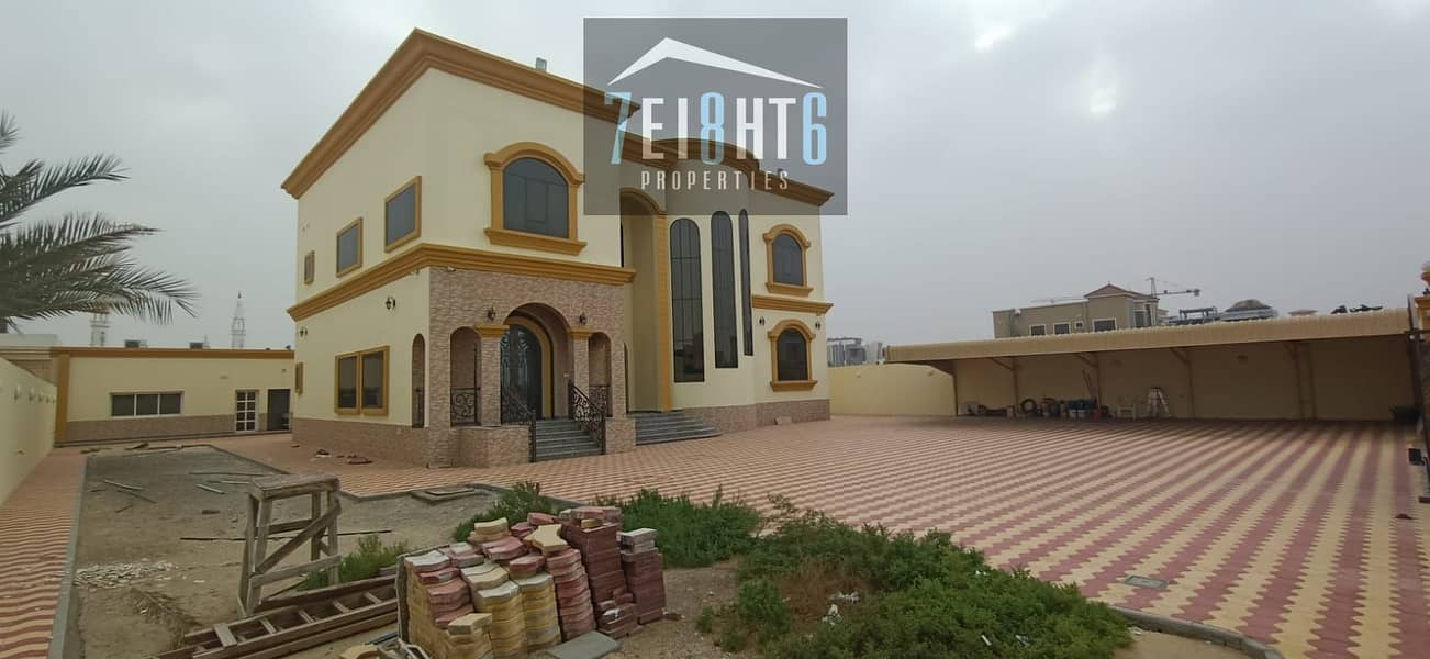 Beautifully presented: 5 b/r good quality independent villa + driver room + lift + garden for rent in Khawaneej 1