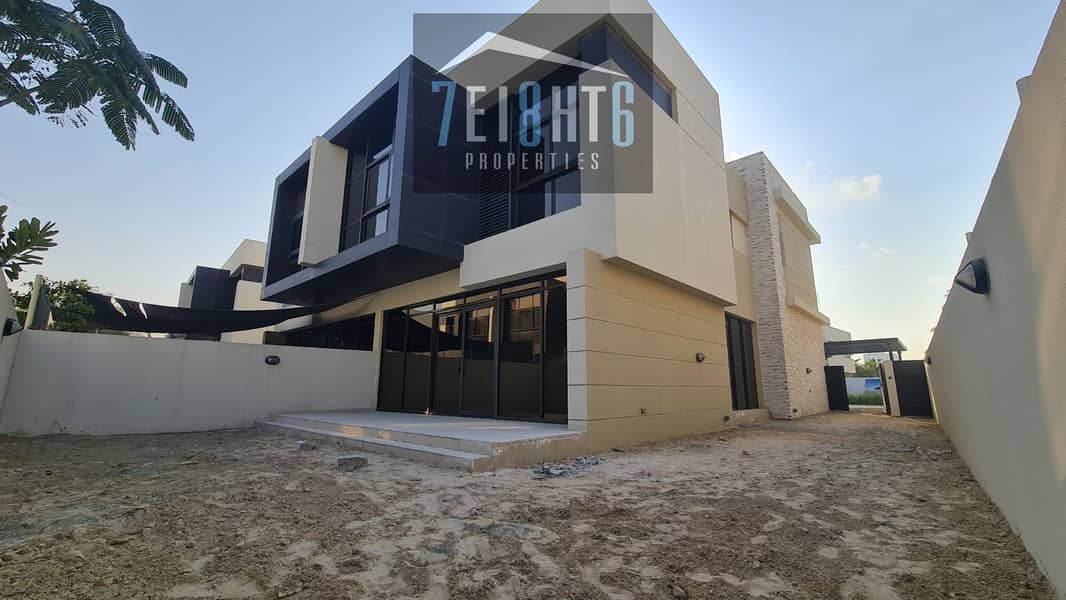Beautifully presented: 3 b/r semi-independent villa + maid room + garden for rent in Damac Hills 1 Beautifully presented: 3 b/r semi-independent villa + maid room + garden for rent in Damac Hills 1