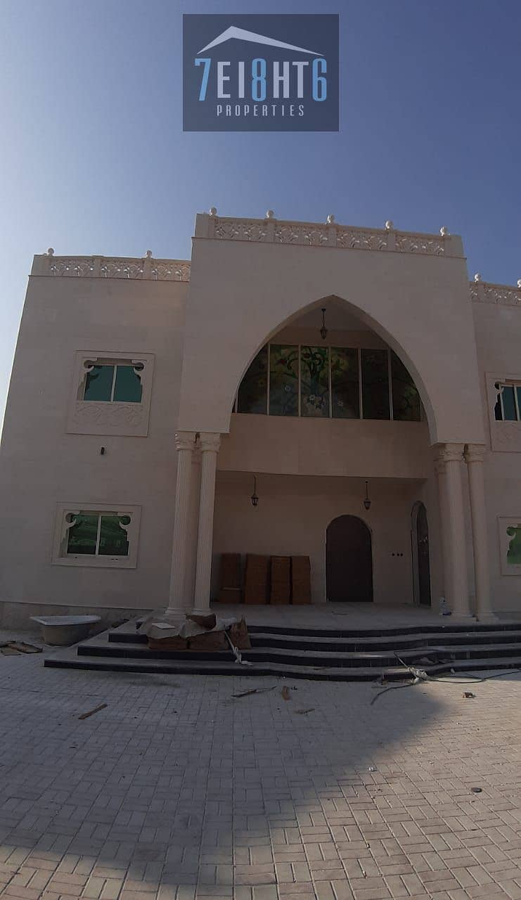 Beautifully presented: 3 b/r indep villa +servant quarters + driver room + garden for rent in Warqaa 2