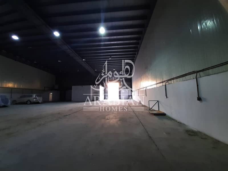 720sq. m Warehouse for in Mussafah Industrial Area - Abu Dhabi