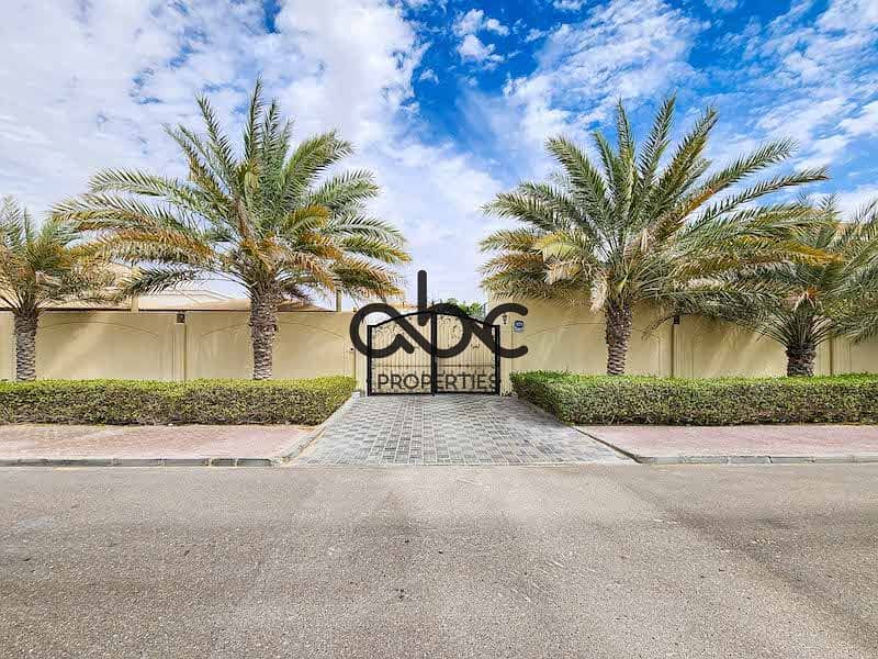 Huge Villa | Pools and Garden | Luxury Lifestyle Huge Villa | Pools and Garden | Luxury Lifestyle