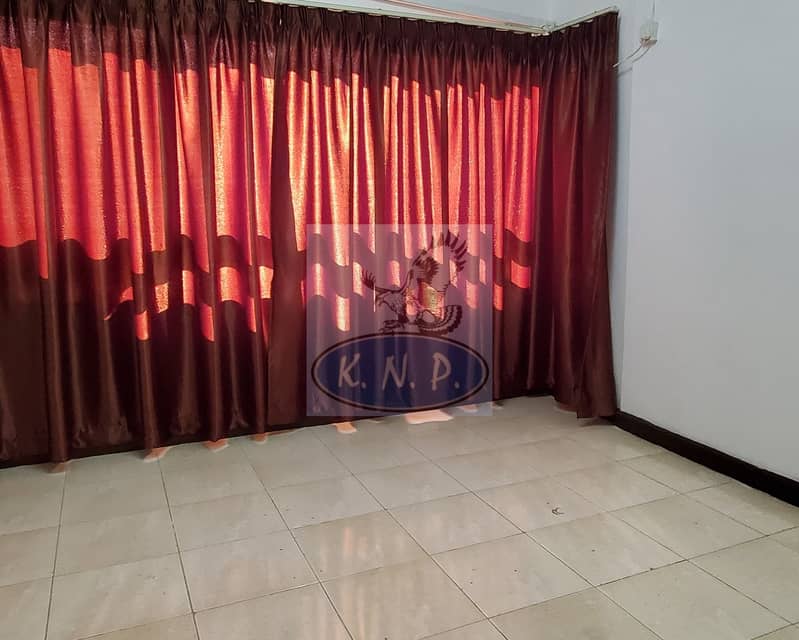 HOT DEAL! ONLY 4500/MONTH ! COMFY 2-BHK FLAT ON HAMDAN ST. NEXT TO ELECTRA AND SALAM ST.