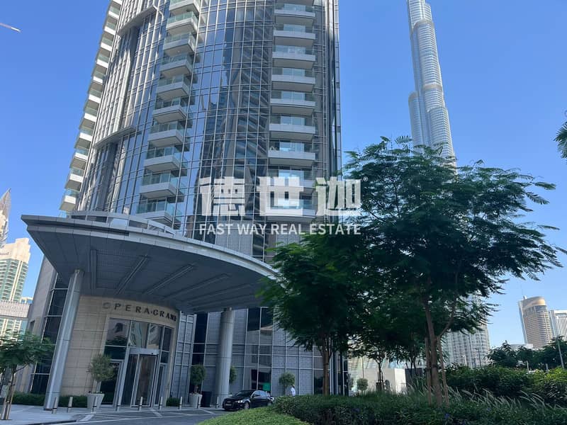 Spacious Unit | High Floor | Great Location Spacious Unit | High Floor | Great Location