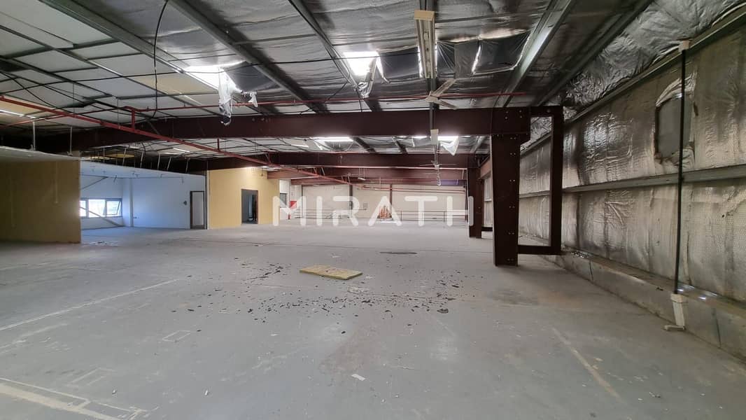 Excellent Warehouse For Sale | Corner Plot Excellent Warehouse For Sale | Corner Plot