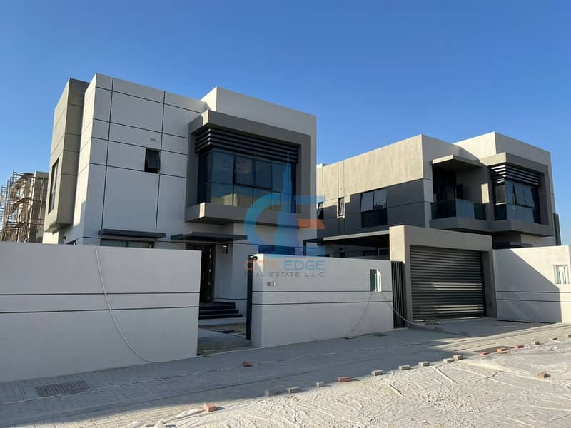 STANALONE VILLA 4 BED - 5300 SQ FT AREA - 10 % DOWN PAYMENT - 7 YEARS PAYMENT PLAN - PRIME LOCATION NEAR TO DUBAI