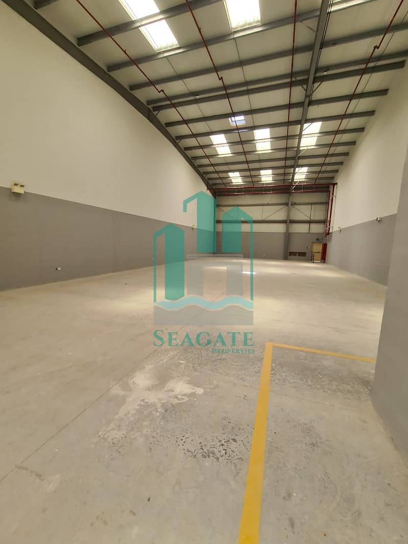 800 Kw Excellent Warehouse For Sale In Al Qusais Industrial 4