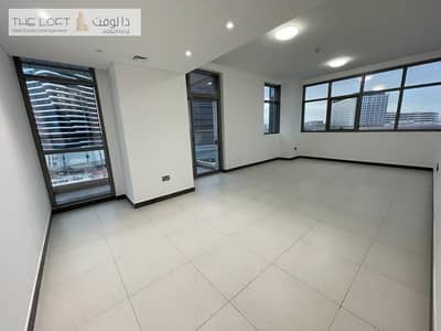 فلیٹ 3 غرف نوم للايجار في البطين، أبوظبي - شقة في شارع الخليج العربي،البطين 3 غرف 125000 درهم - 6513019