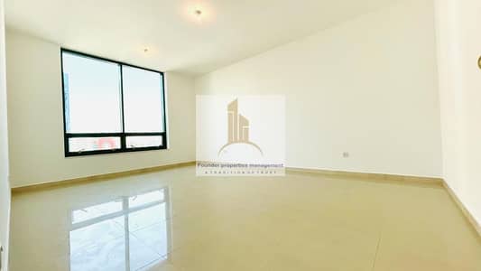 2 Bedroom Flat for Rent in Hamdan Street, Abu Dhabi - Fabulous Apartment! 2 Bed Room with Basement Parking