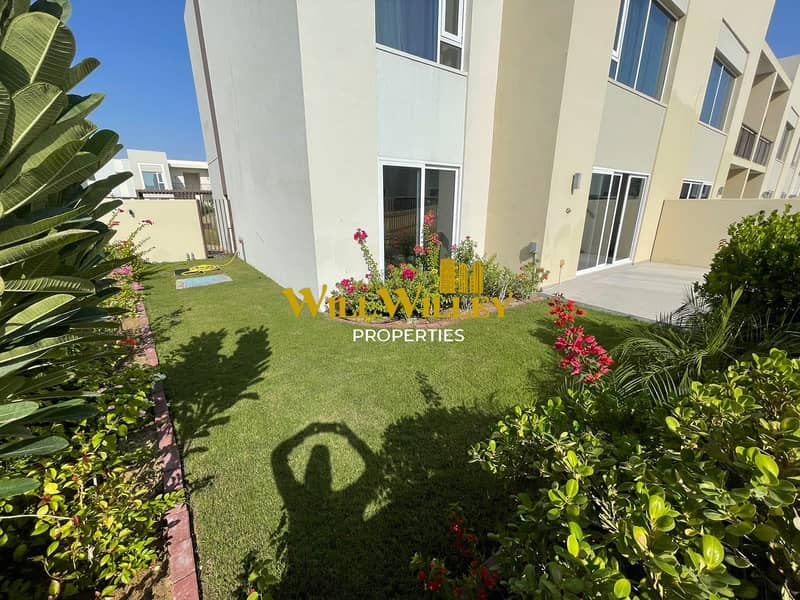 BRAND NEW  TOWNHOUSE |  SPACIOUS PROPERTY  WITH BIG GARDEN