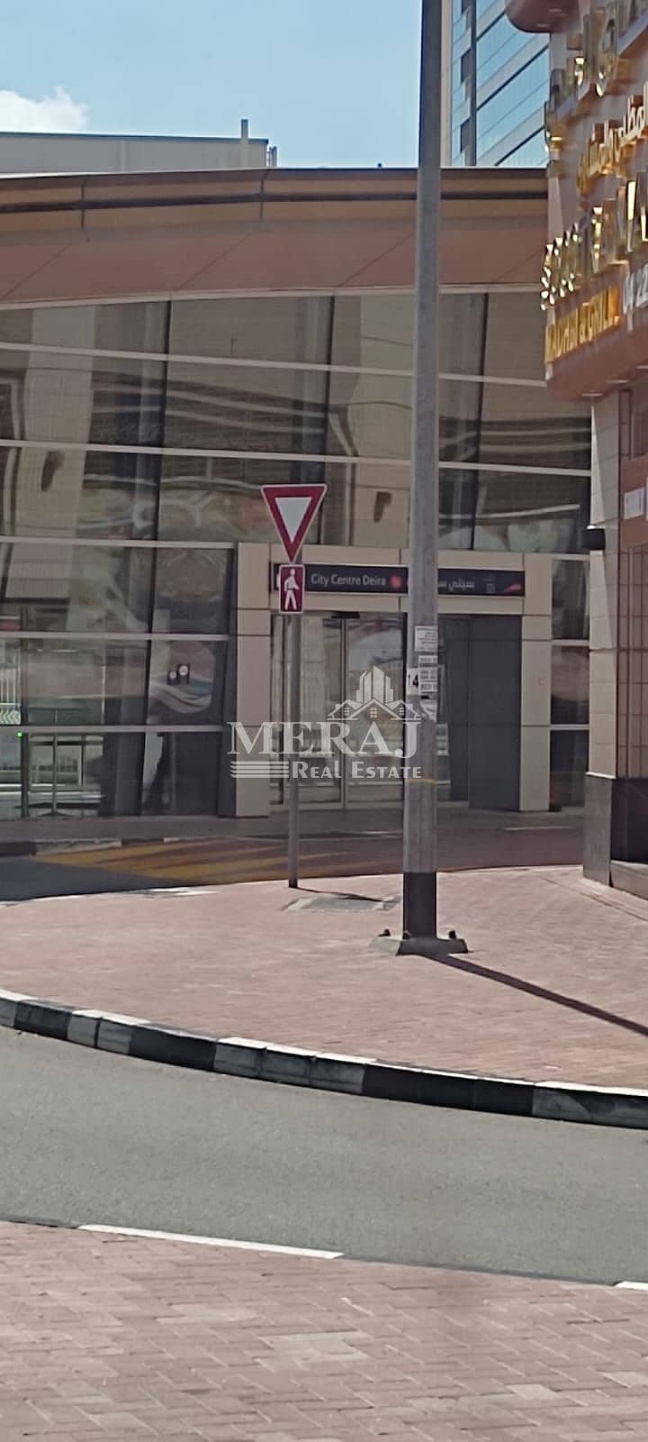 Showroom/Commercial Space For Rent in Deira Showroom/Commercial Space For Rent in Deira