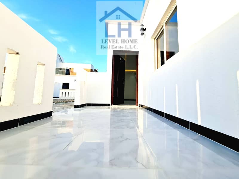 ONE BEDROOM HALL FLAT IN Between TWO Bridges