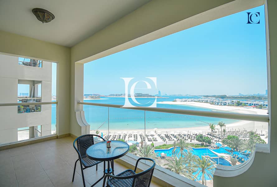 Palm Jumeirah's Spectacular Ocean-View 1BR Apartment