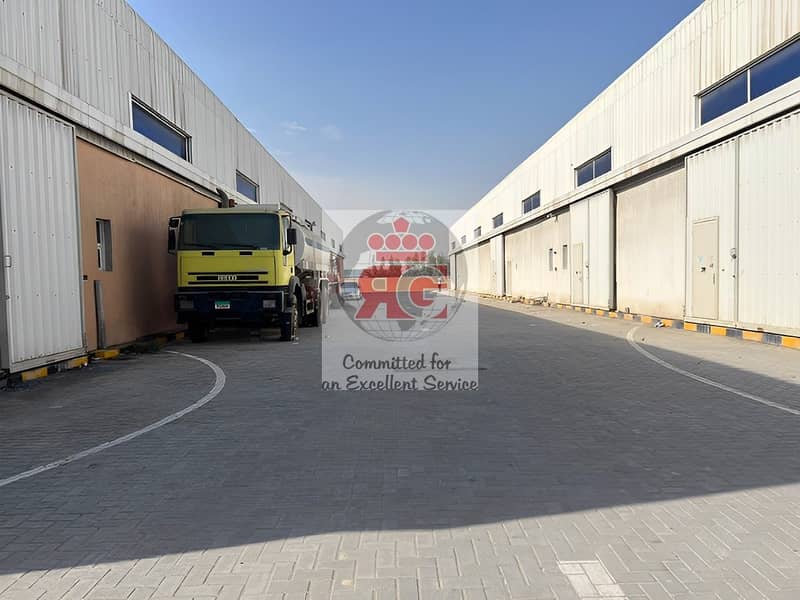 1350 Sqmtr warehouse with air conditioning at Mafraq ind area