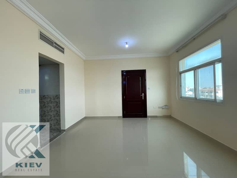 A Spacious Studio with roof , near Hayed park market ,