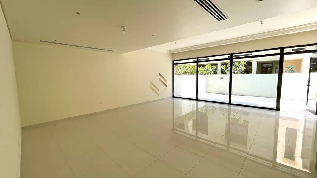 Vacant | Private garden | 3 Bed + Maid Vacant | Private garden | 3 Bed + Maid