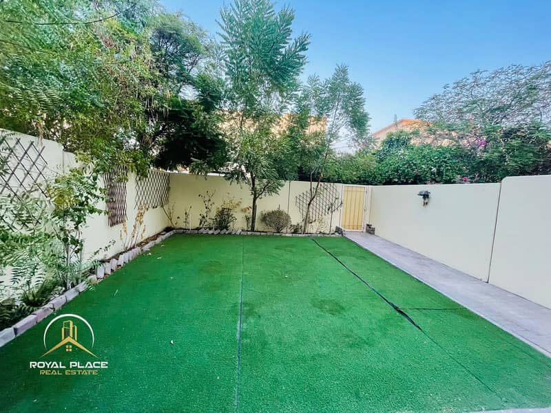 Upgraded |Close To Lake ,Pool And Park Upgraded |Close To Lake ,Pool And Park