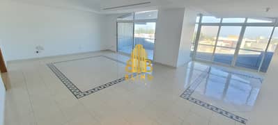 شقة في شارع الكورنيش 4 غرف 160000 درهم - 7510164