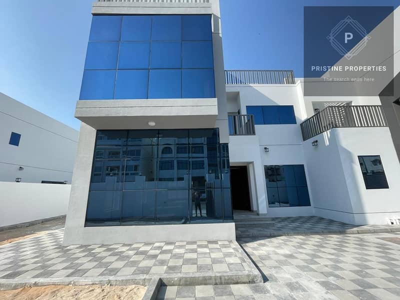 BRAND NEW SPECIOUS VILLA /READY TO MOVE IN