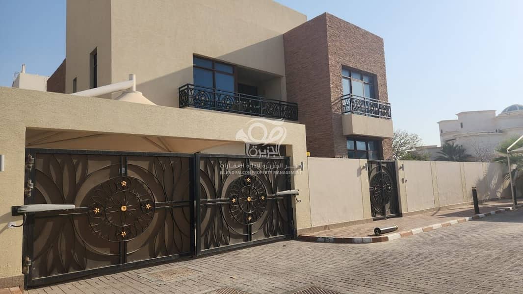 Swimming Pool|Excellent Villa | Maid Room Swimming Pool|Excellent Villa | Maid Room