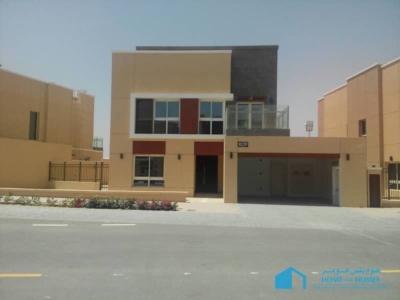 4 Bedroom +  Hall for Sale in Lantana Villa, Al Barsha