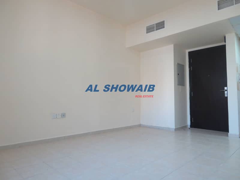 Квартира в Бур Дубай，Аль Гуотба, 1 спальня, 38000 AED - 4537563
