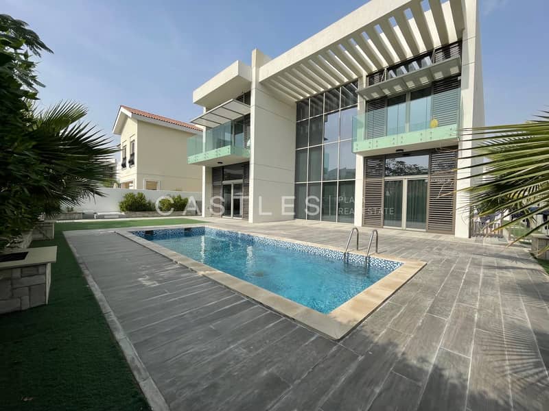 Contemporary  Style Luxury Villa With  Pool  In District One