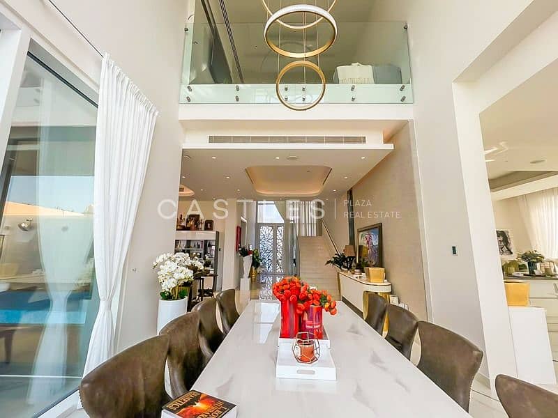 Luxury Contemporary Style  Villa With View of Burj Khalifa