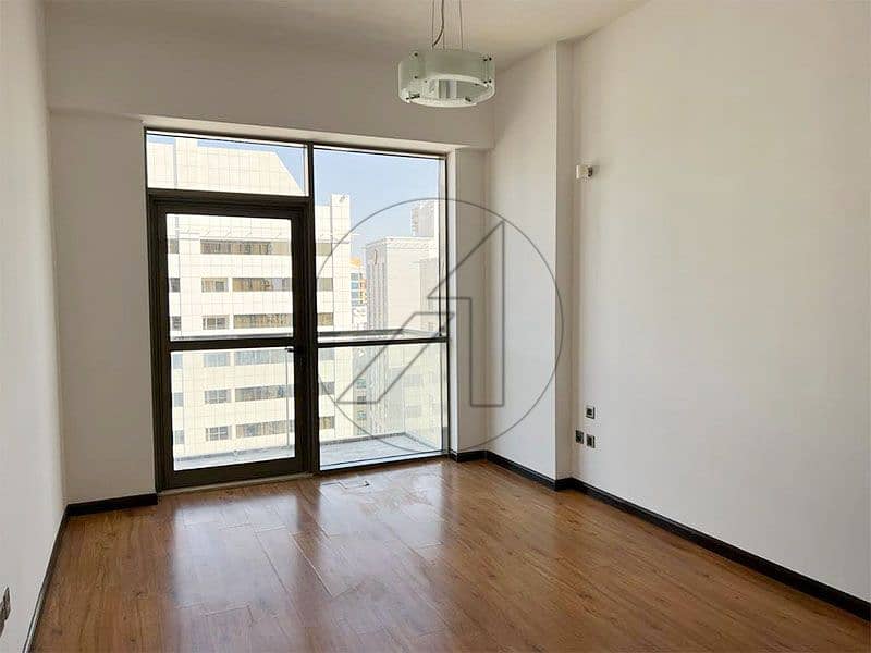 1BR Apartment| High Floor| Great Investment