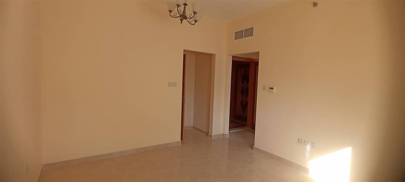شقة في النهدة 1 غرفة 35000 درهم - 7555688