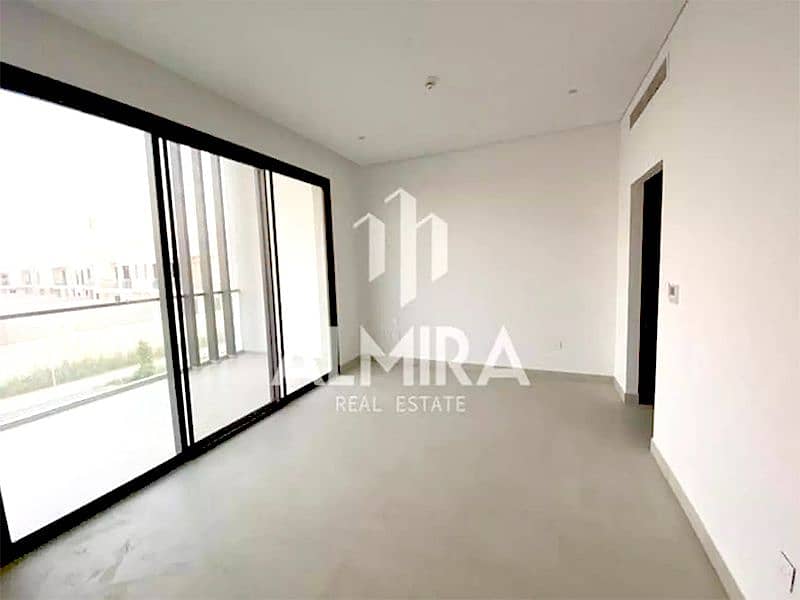 Well-Maintained Unit w/ Garden & Up to 2 Chqs Well-Maintained Unit w/ Garden & Up to 2 Chqs