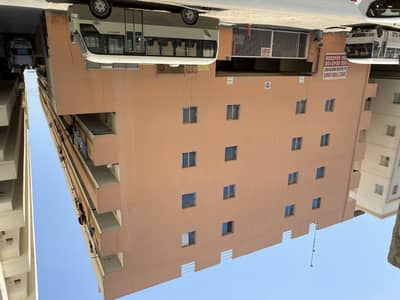 Labour Camp for Rent in Jebel Ali, Dubai - Easy Payment Plan/Near Supermarkets, Restaurants and Public Transport Facilities