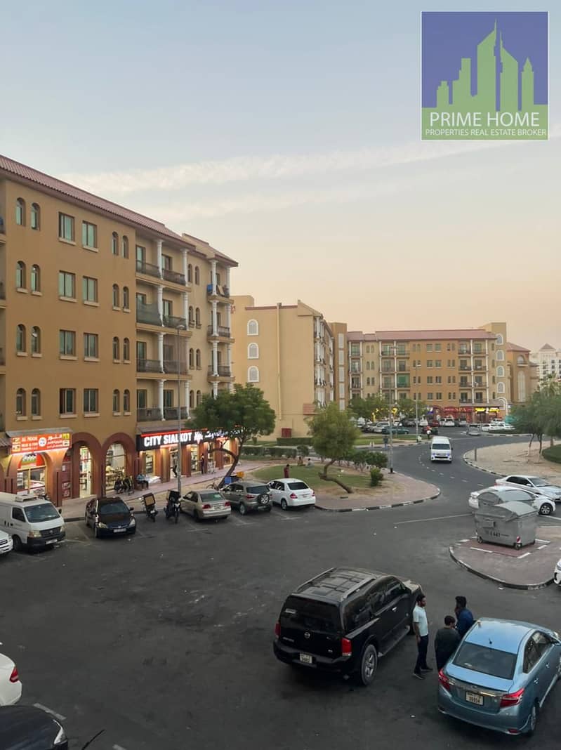 Spain shopp for sale international city.