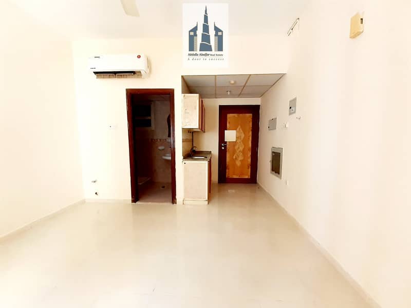 Separate kitchen  Studio apartment just 11k Close to lulu Hyper Market in Muwailih sharjah