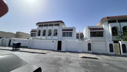 5 Bedroom Villa for Rent in Al Falah Street, Abu Dhabi - Spacious 5-Bedroom Villa for Rent in the Heart of Abu Dhabi - No Commission - Direct from Owner, Situated on Al Falah Street, Near Khalidiyah Mall
