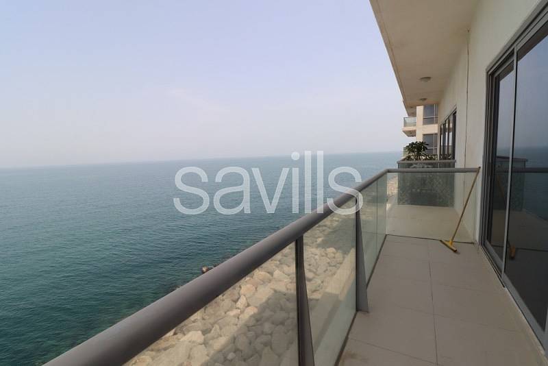 Bright full sea view vacant on mid floor