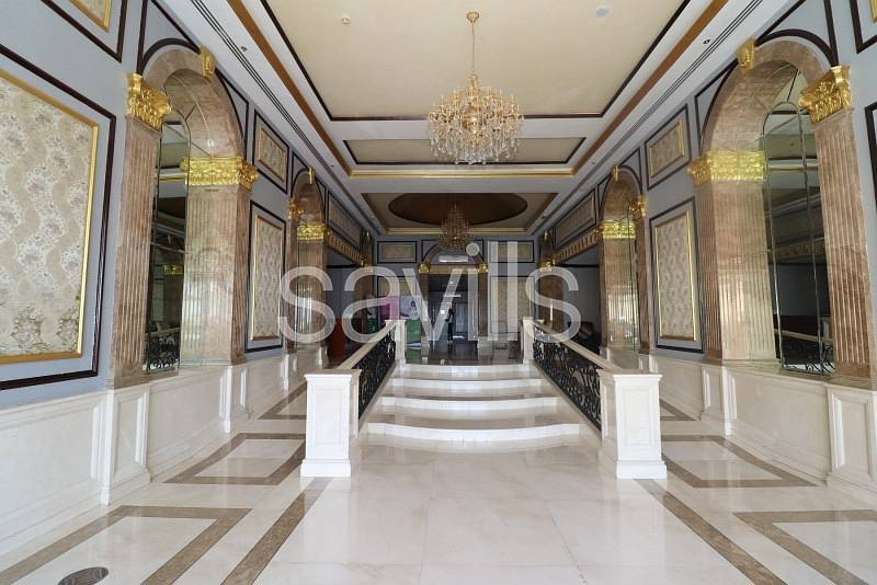 Spacious duplex on high floor with lift Spacious duplex on high floor with lift