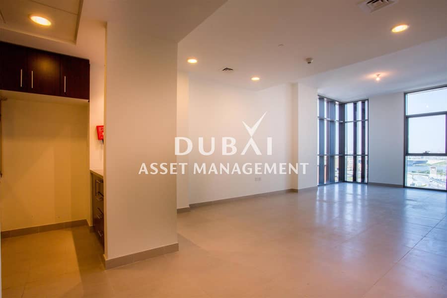 4 Live by the water | Rent by the month | 2 BR apartment + study at Dubai Wharf