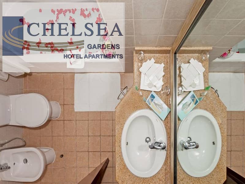 2 Bathroom with Bathtub