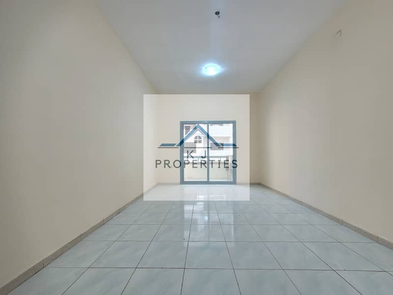 40 DAYS FREE | 2BHK WITH BALCONY IN JUST 27K |OPPOSITE TO SAHARA CENTER